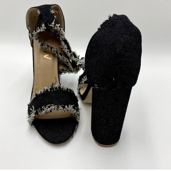 Shoes - Picture 5 of 5